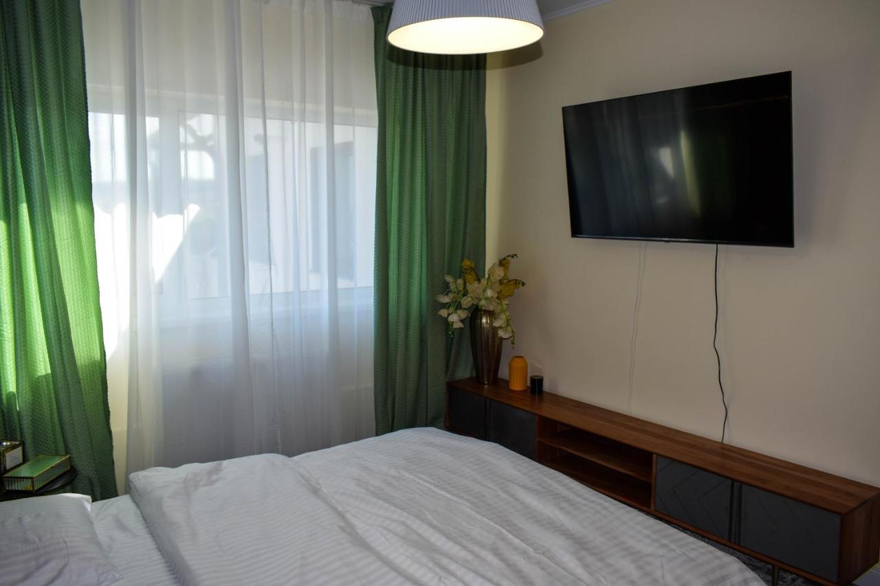 Heltau Jacuzzi Penthouse Cisnădie Esterno foto