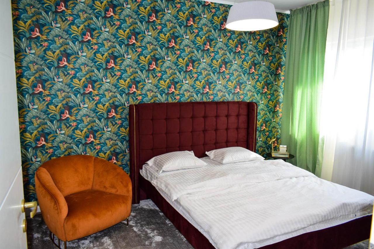 Heltau Jacuzzi Penthouse Cisnădie Esterno foto