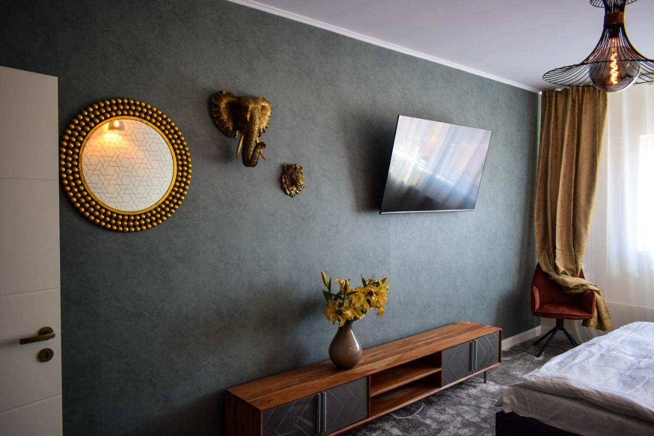 Heltau Jacuzzi Penthouse Cisnădie Esterno foto